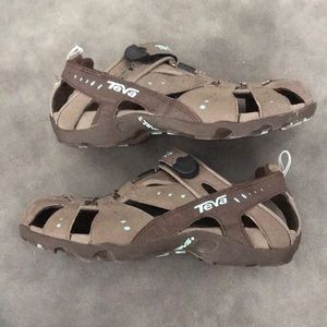 teva dozer sandals